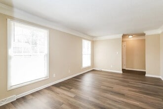 Building Photo - 4629 Dawnwood Dr