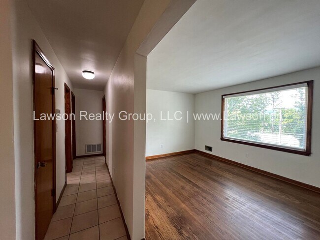 Building Photo - 511 Ruddell Rd