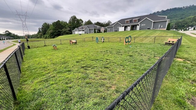Building Photo - 847 Wellstone Dr