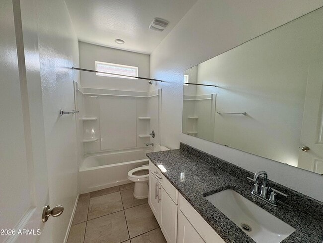 Building Photo - 1575 E Lardner Dr