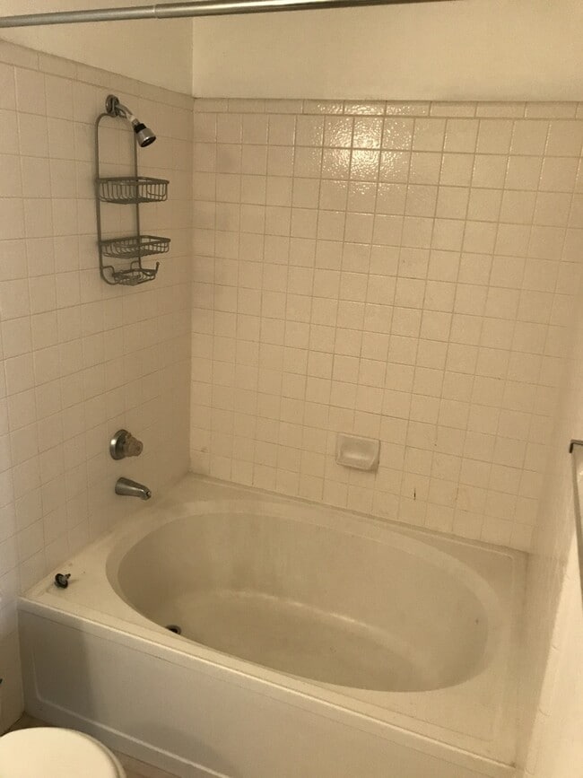 Building Photo - BEAUTIFUL  1 BED 1 BATH CONDO MINUTES FROM...