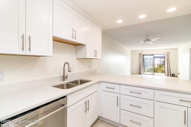 Building Photo - 4105 Ocean Beach Blvd