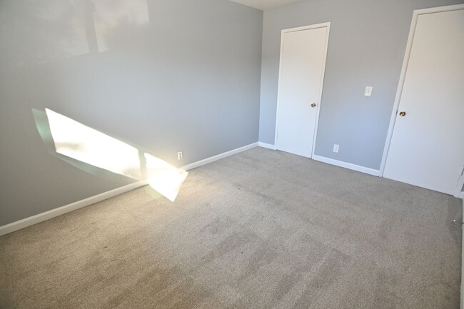 Building Photo - 3993 Starview Dr