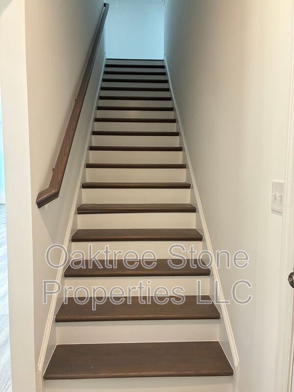 Building Photo - 3378 Skyland Dr