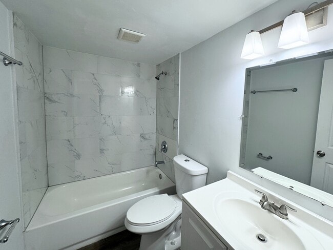 Building Photo - 4461 Treehouse Ln