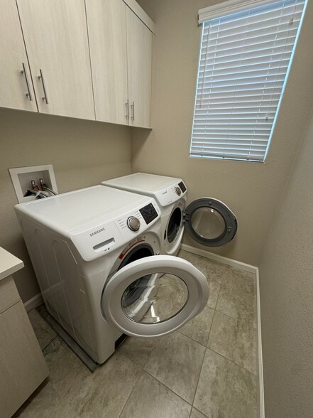 washing machine and dryer - 532 Aspen Pl