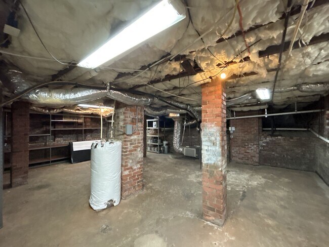 Building Photo - Come see this historic house in Wesley Heights!