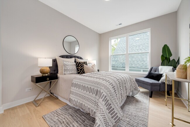 Building Photo - 1631 N Lawndale Ave