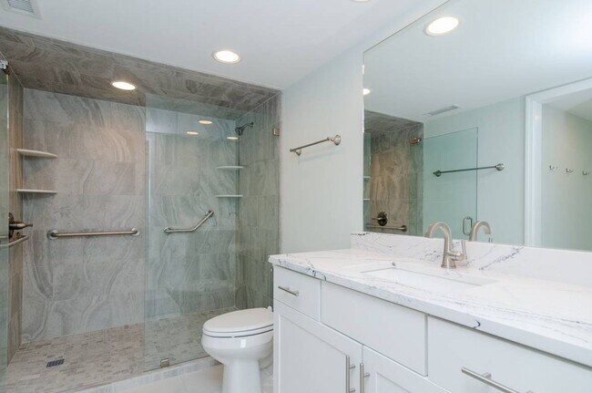 Building Photo - 2400 N Lumina Ave