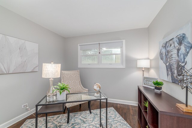 Building Photo - 21W021 Marlborough Ln