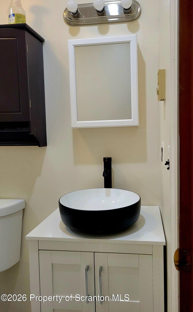 Building Photo - 353 Saunders Dr