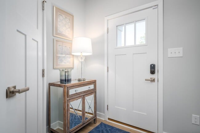 Building Photo - 3 Bedroom, 2.5 Bathroom Townhome in Crescent Cove - Summerville