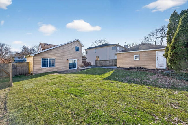 Building Photo - 4524 Washington St