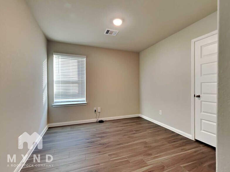 Building Photo - 13536 Bowfin Dr