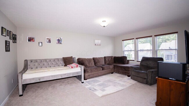 Building Photo - 7320 Blackwell Dr