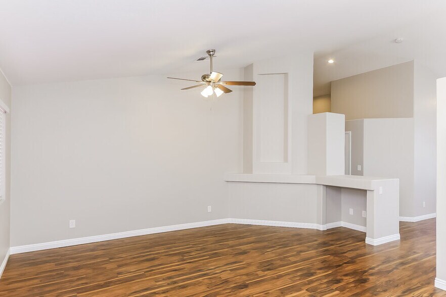 Building Photo - 828 Dulce Fountain Way