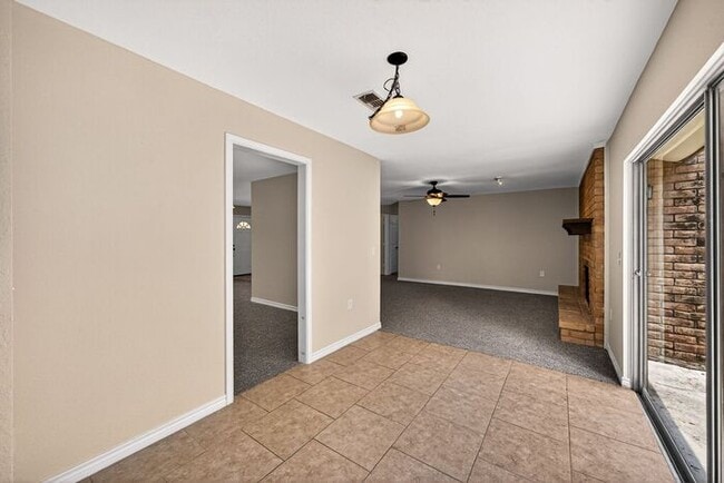 Building Photo - 6222 Fort Maddin St
