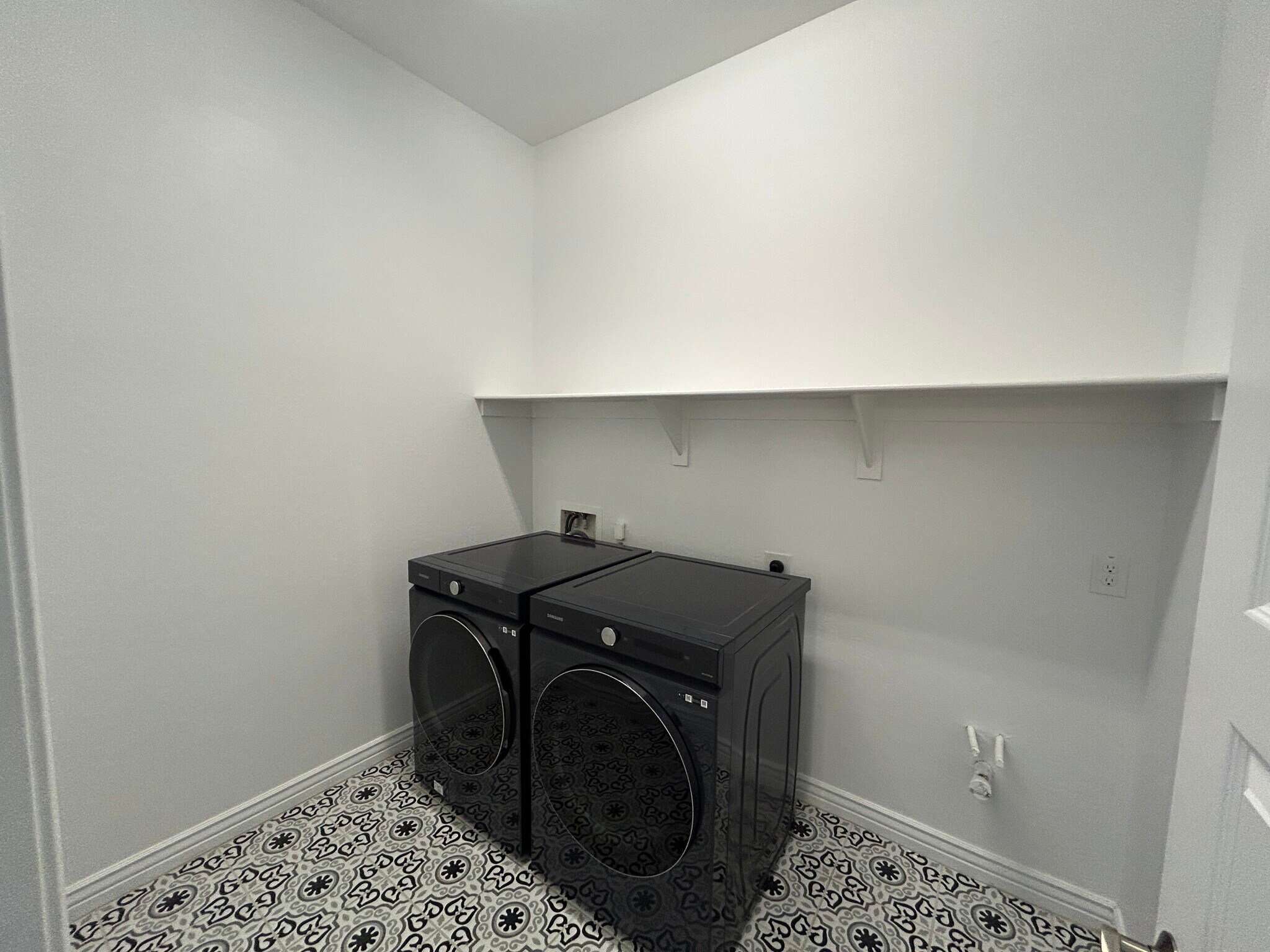 Building Photo - 8731 W Wagon Wheel Dr