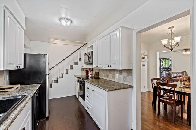 Building Photo - 3132 Carnes Ave