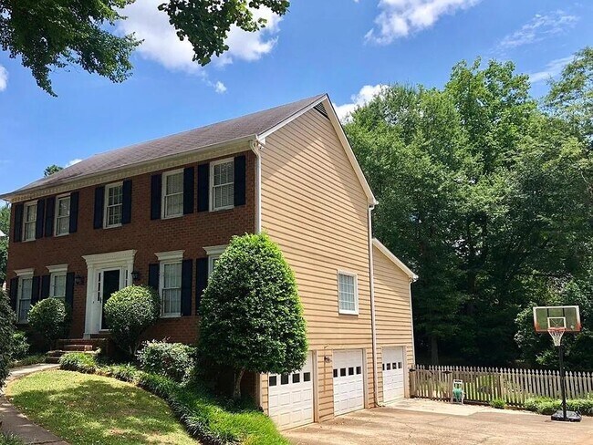 Building Photo - 3245 Moss Creek Dr
