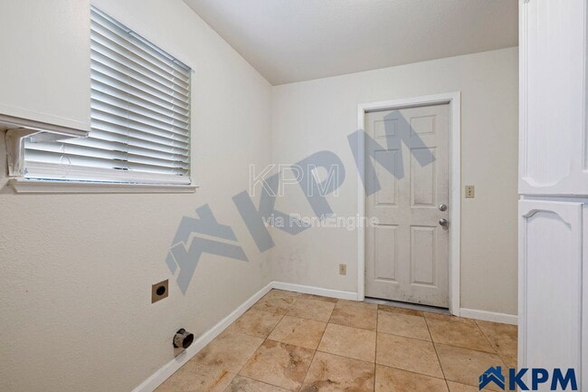 Building Photo - 9146 Blue Fox Way