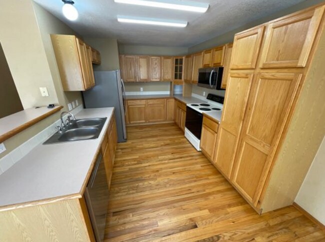 Building Photo - 10449 Hollyhock Court