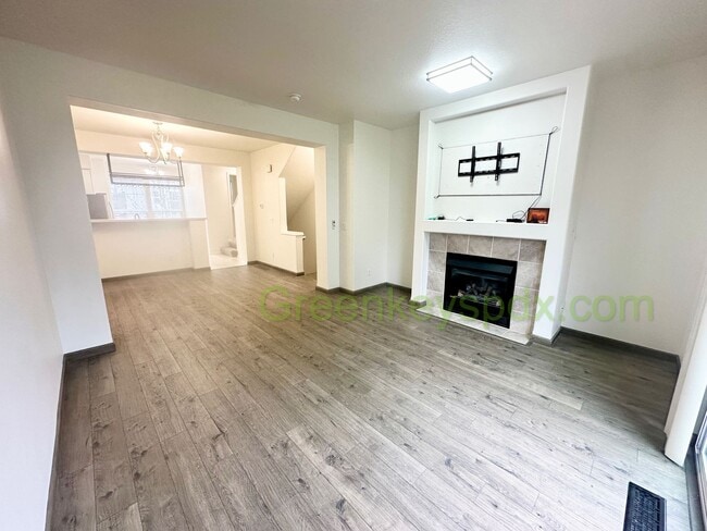 Building Photo - Amazing 2-Bedroom Townhouse with 2.5 Bathrooms, Attached Garage, Private Fenced Patio