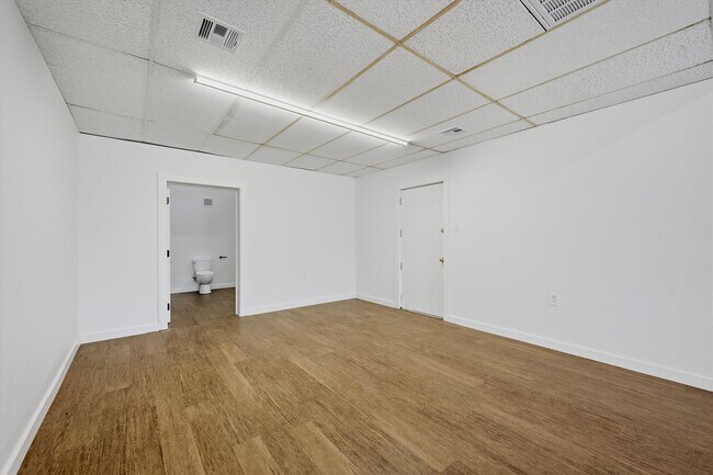 Building Photo - 2531 W Morton St