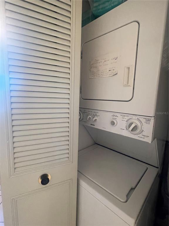 Building Photo - 400 Island Way