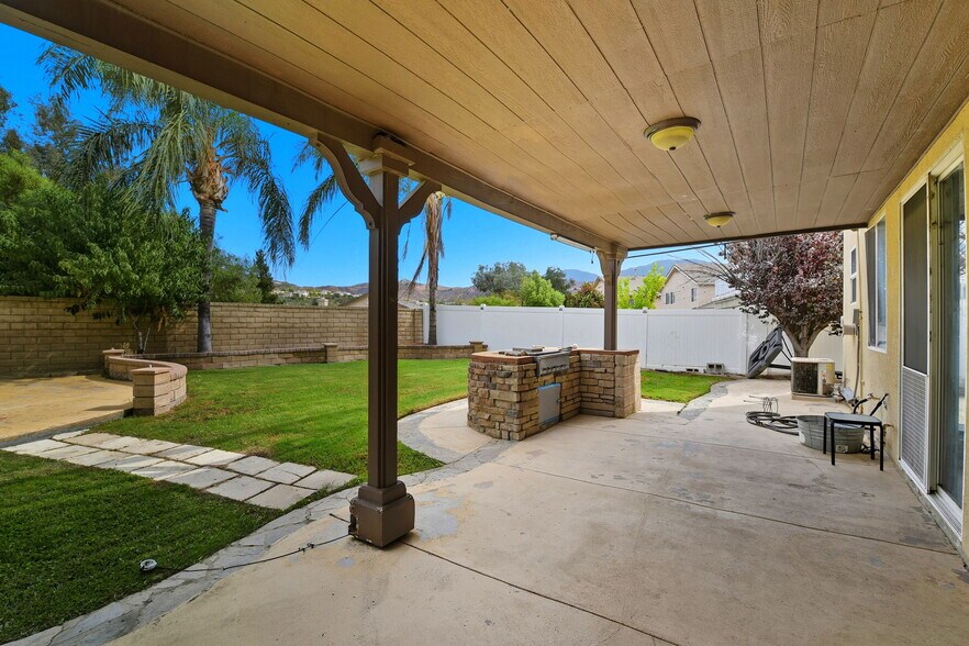 Building Photo - 26536 Brant Way