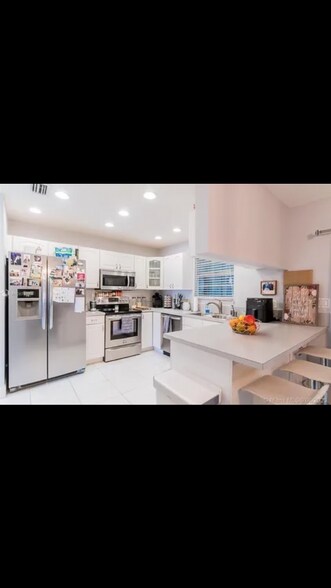 Building Photo - 2876 S Cambridge Ln