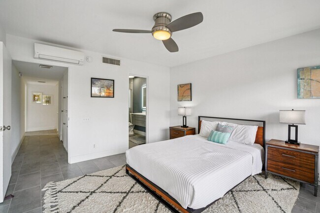 Building Photo - 2727 S Sierra Madre