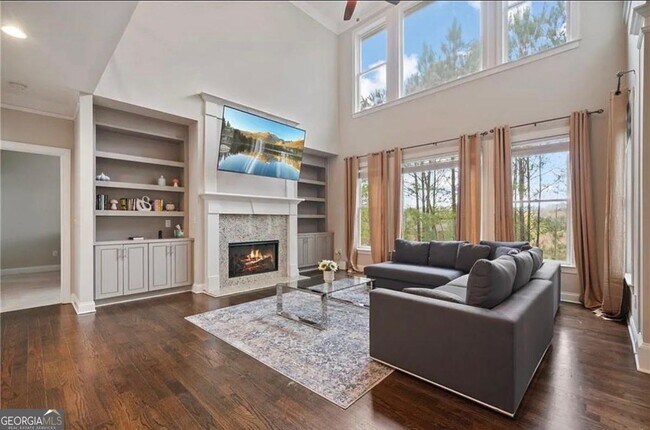 Building Photo - 4402 Income Cir