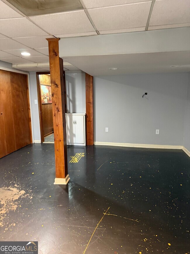 Building Photo - 8282 Dawn Dr