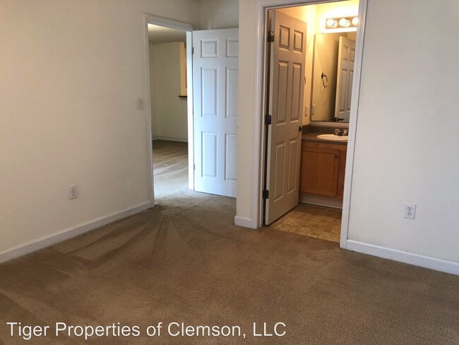 Building Photo - 3 br, 3 bath House - 701 Harts Cove Way