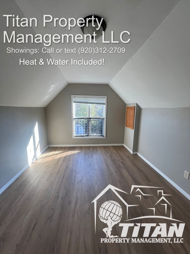 Building Photo - 400 Main St