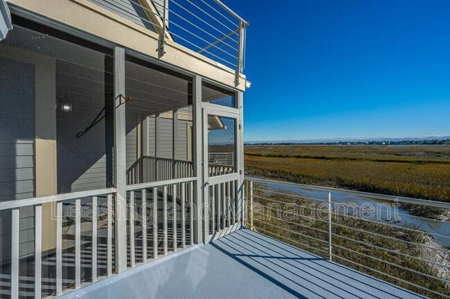 Building Photo - 242 Little Oak Island Dr