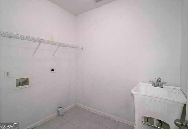 Building Photo - 195 Beracah Walk