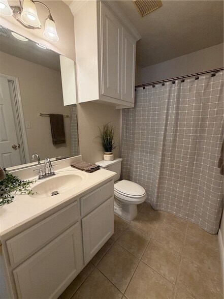 Building Photo - 903 Crepe Myrtle St