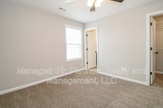 Building Photo - 1115 Hillwood Dr
