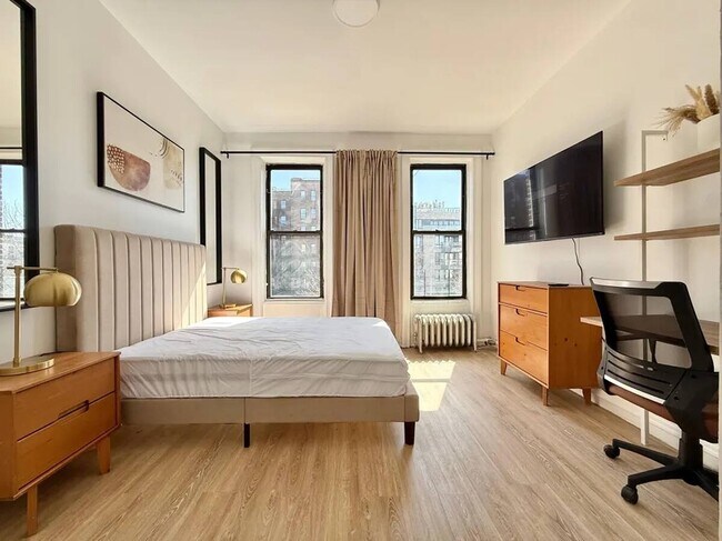 Building Photo - Nice room in a good neighborhood