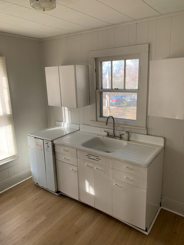 Building Photo - 218 Elm St