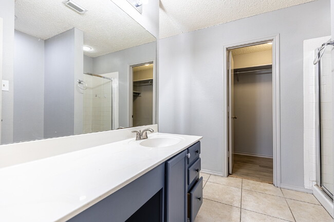 Building Photo - 8423 Parry Path