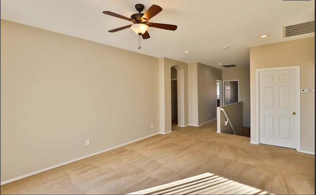 Building Photo - Spacious 6-Bedroom Home in Rovey Farm Estates