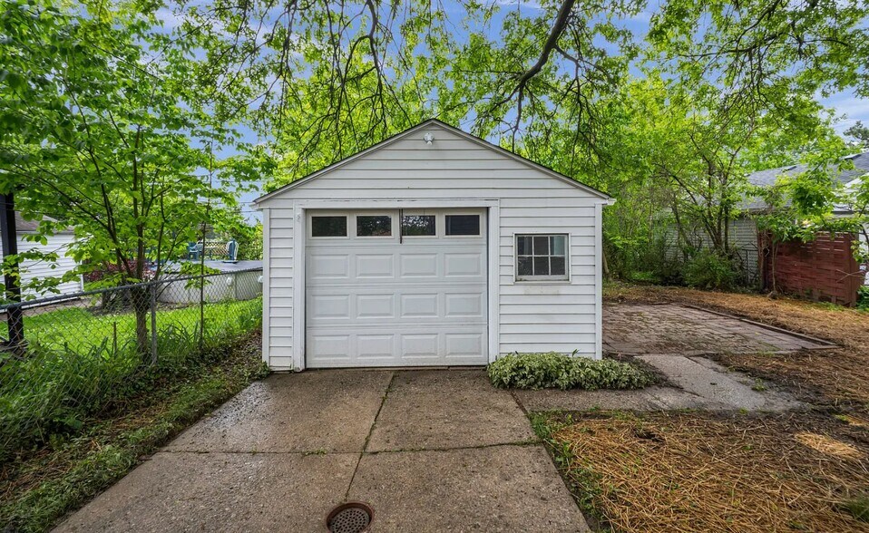 Building Photo - 3516 Park Dr