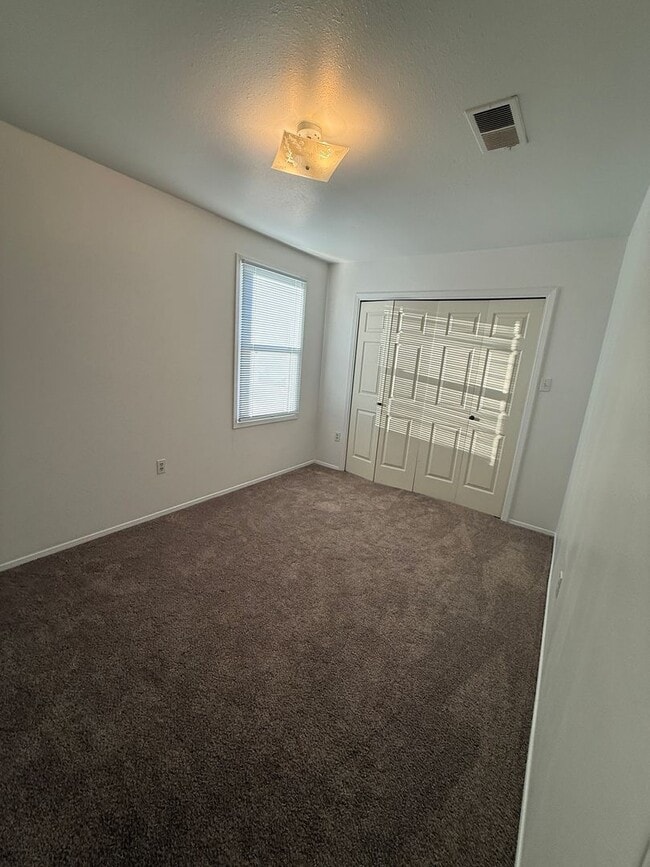 Building Photo - Newly renovated Upstairs condo- 2 bedroom, 2 full baths