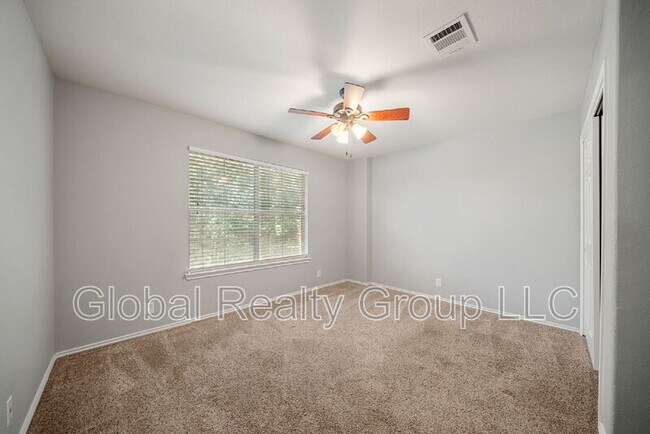 Building Photo - 2624 Cloverbrook Ln