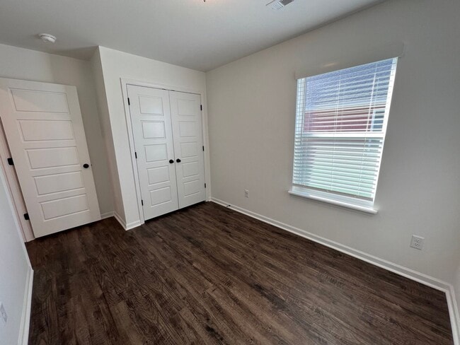 Building Photo - New 3 Bedroom Townhome ($999 Per Month)