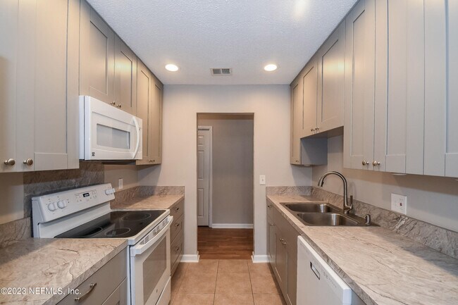 Building Photo - 8366 Grampell Dr