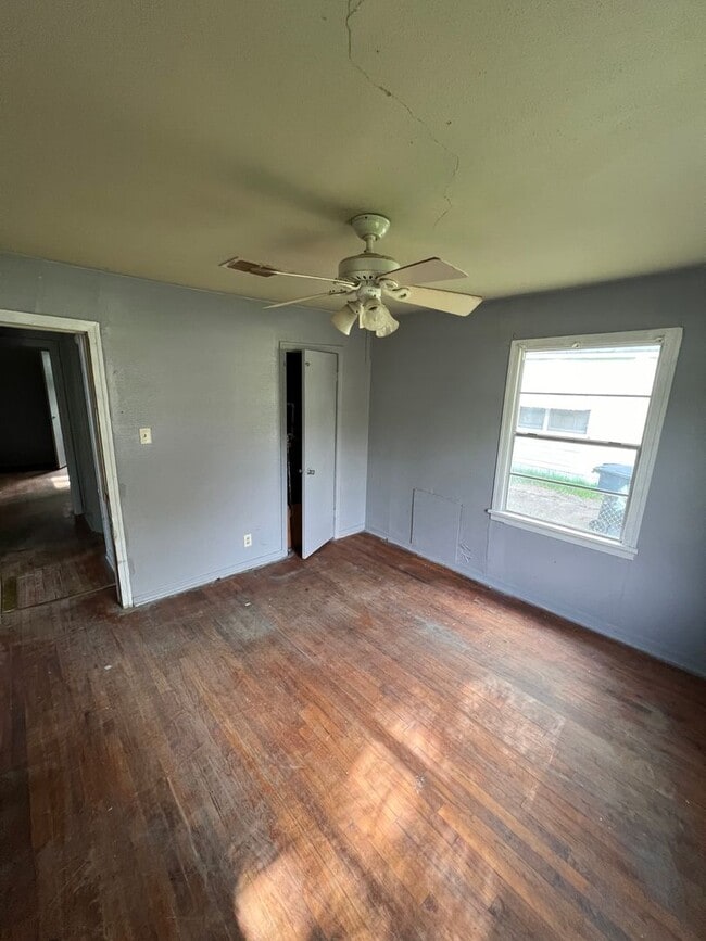 Building Photo - 2728 Hillcrest Ave